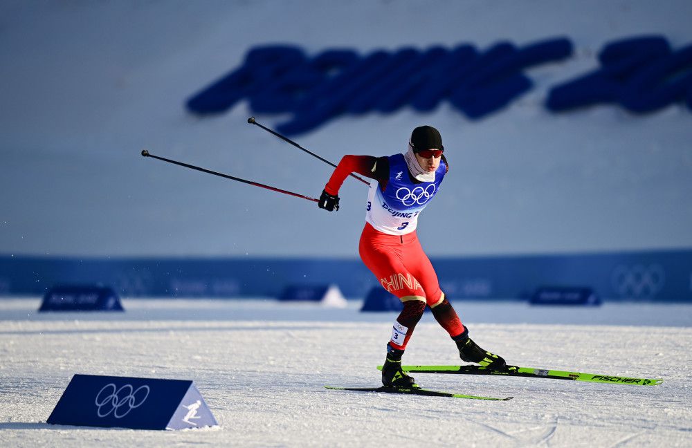 迪翁古司职防守型中场，今年曾代表塞内加尔参加U17世界杯，他将在2024年6月正式加盟切尔西。